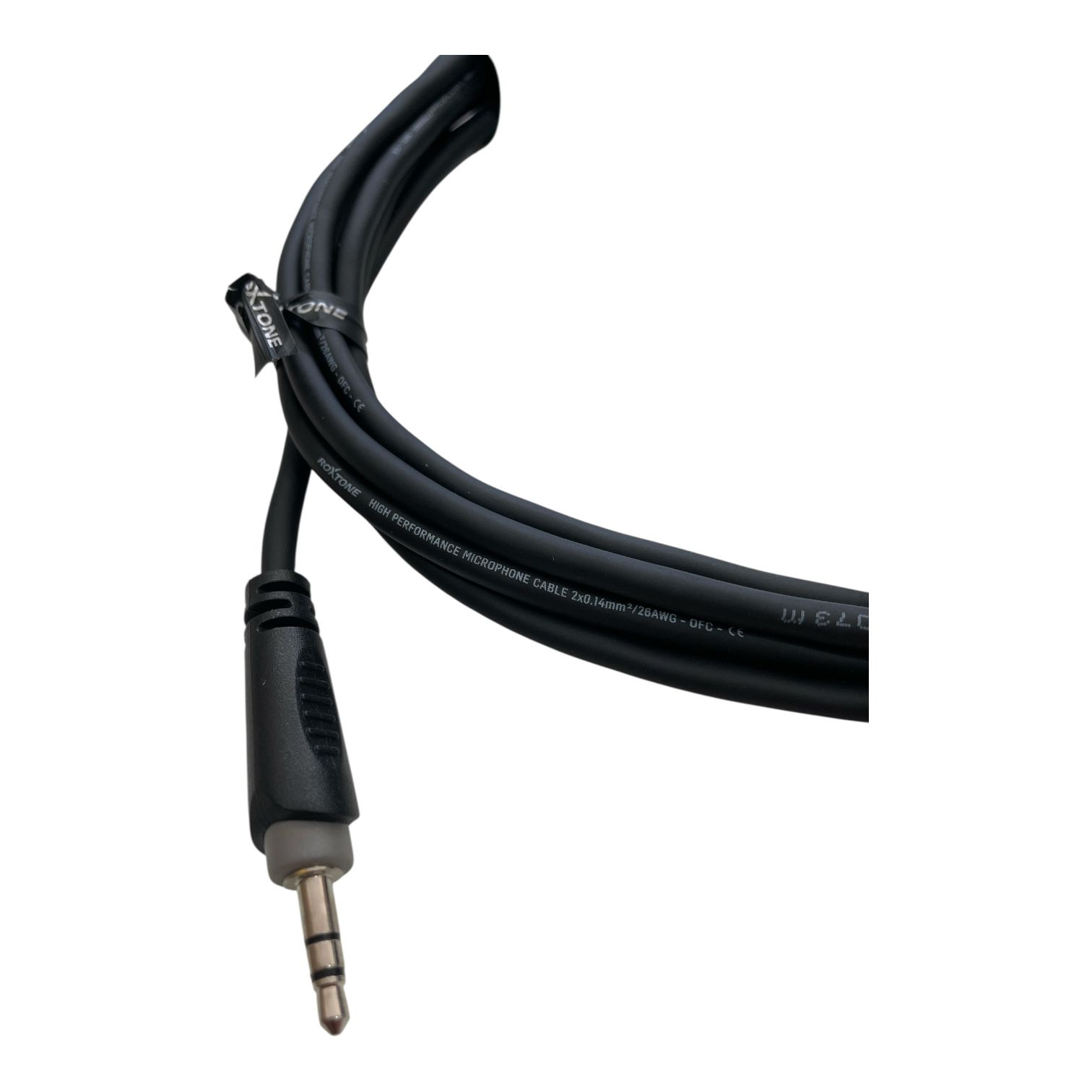 Cable extensión de audio de 3 metros conectado a audífonos