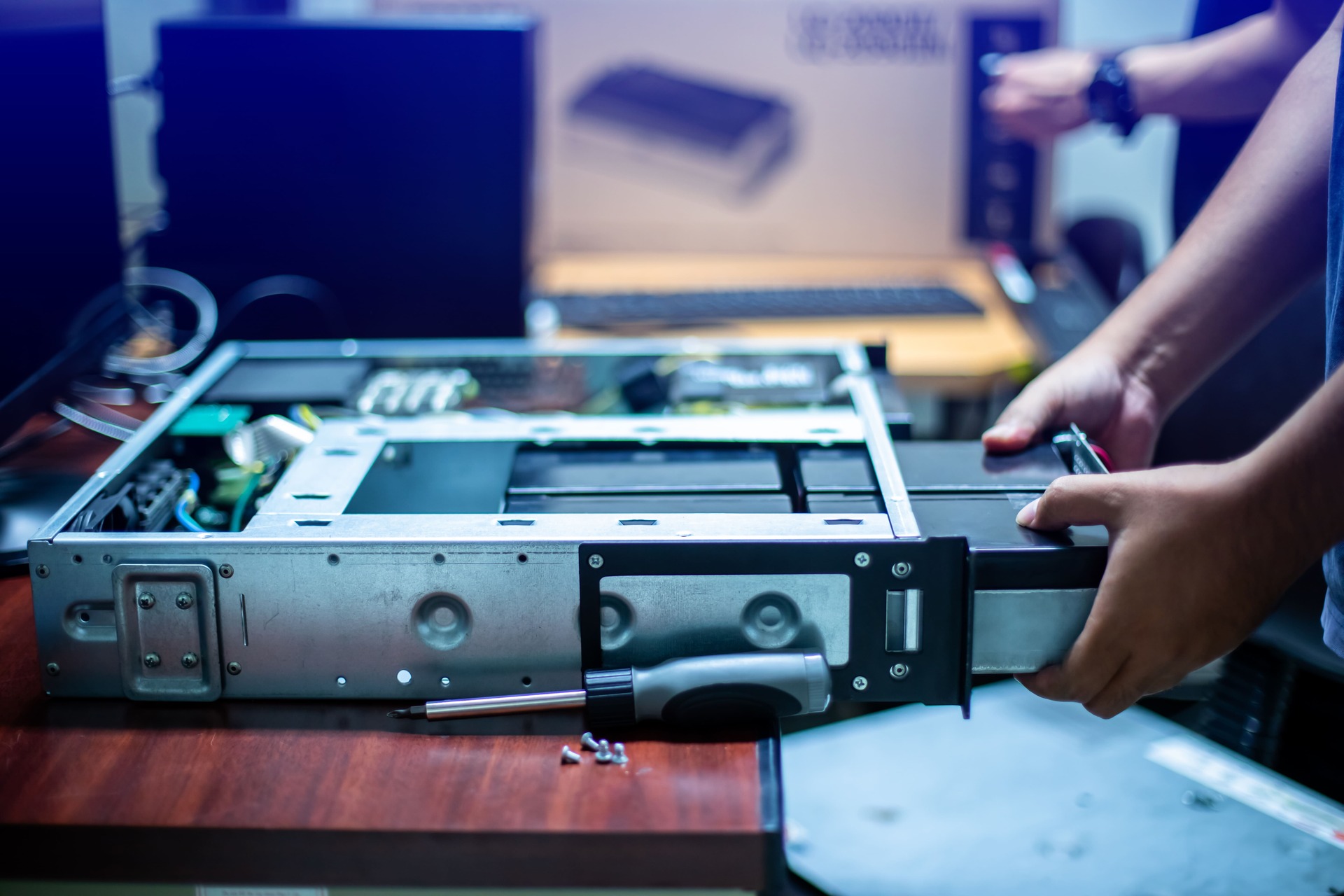Instalación de UPS y sistemas de protección eléctrica - Soluciones profesionales en autonomía eléctrica TecnoNacho