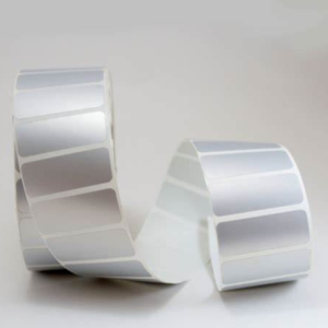 Rollo de Sticker VOID 50x25mm Activo Fijo Poliéster Plata 1500u